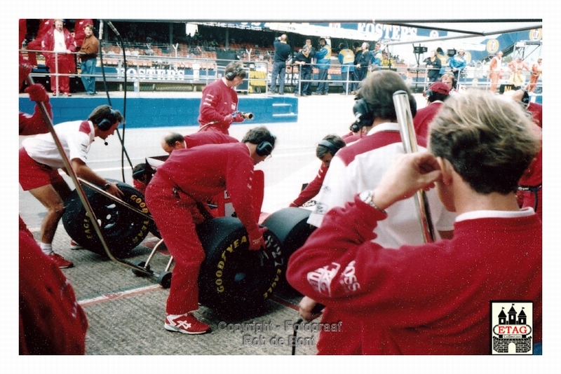 1993 Imola Italie McLaren Honda Ayrton Senna #8 Tyre change