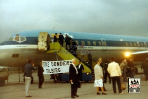 1982 (04b) KLM Peerke Donders Vertrek Rotterdam instappen