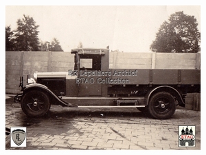 1929 Studebaker Truck #N27844 (3) Binnenplaats