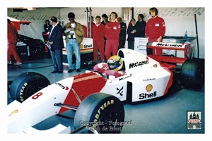 1993 Imola Italie McLaren Honda Ayrton Senna #8 Pit garage1