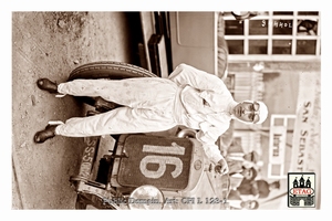 1925 San Sebastian Delage Marandet #16 Beside car standing