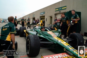 2011 Indianapolis Lotus Tony Kanaan Tyre change practice5