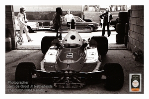 1975 Zandvoort Ferrari Lauda #12 2nd Paddock garage1