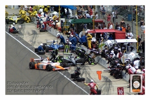 2011 Indianapolis Honda (1) Dan Wheldon #98 Bryan Herta Pit1