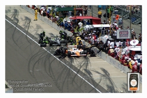 2011 Indianapolis Honda (1) Dan Wheldon #98 Bryan Herta Pit3